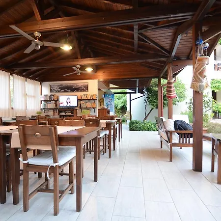 Ξενοδοχείο με διαμερίσματα Olive Garden Göcek